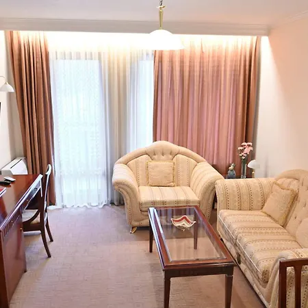 Riverside 1br In Downtown Near Lift By Flat Mаnаger